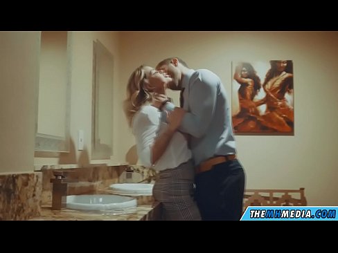 ❤️ Cando unha loura tetona seduce nun baño público ☑ Porno a nós gl.psi-mass.ru